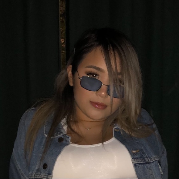 Meet your Posher, Jerralyna - Picture 1 of 1